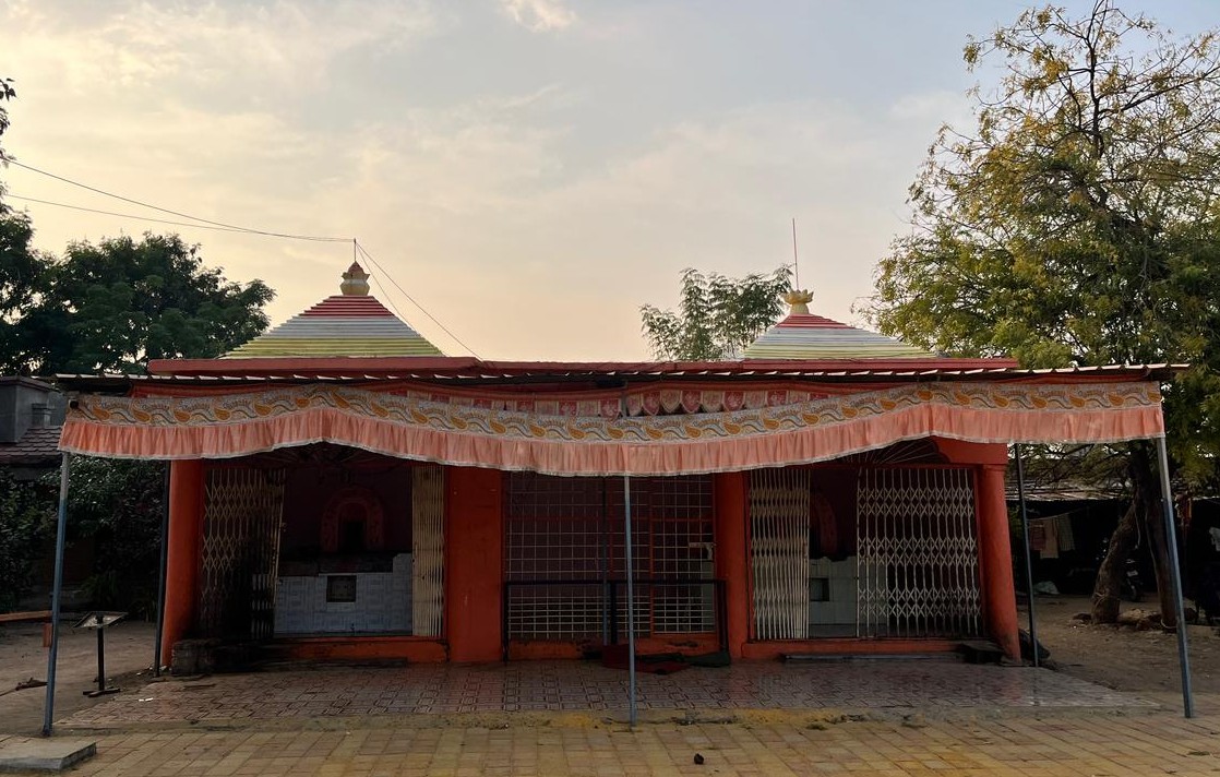 कृष्णामामा व नालसाहेब
